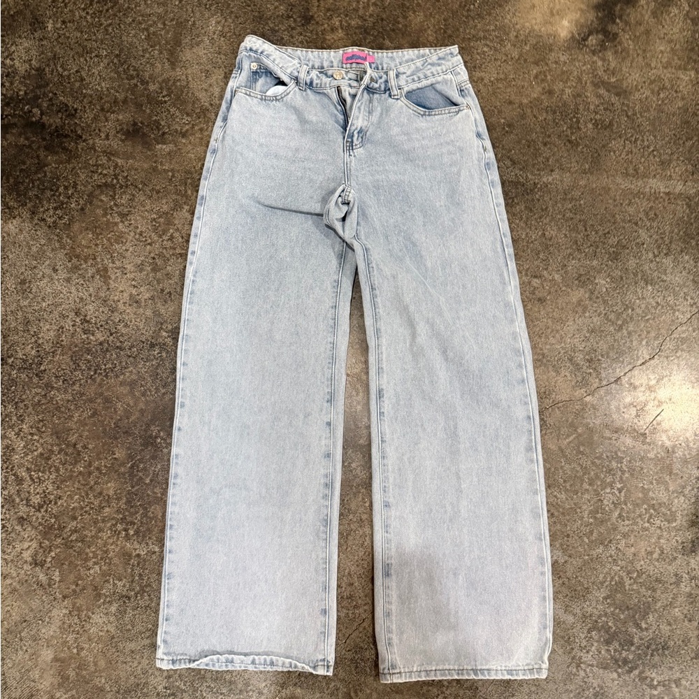 Edikted Light Wash Straight Leg Jeans